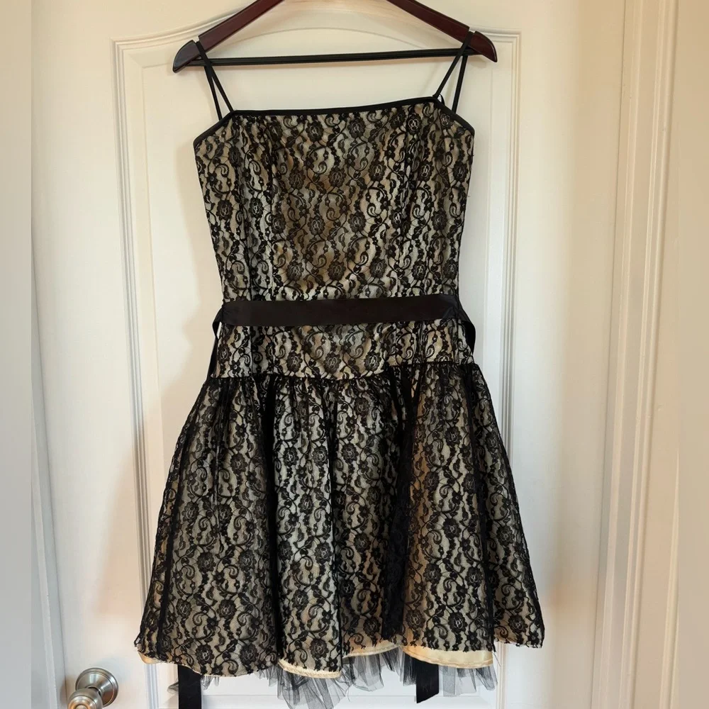 Women Dress Strapless - Picture 8 of 8